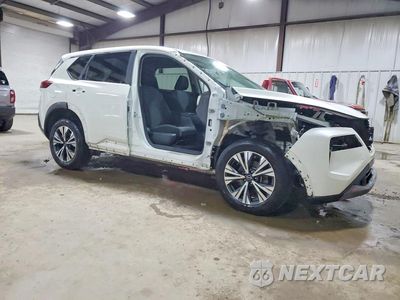 Czwarte zdjęcie samochodu z boku: 2023 NISSAN ROGUE SV VIN:5N1BT3BB0PC926192 - miniatura