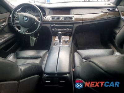 Zdjęcie 8 z 13 samochodu: 2012 BMW 750 XI VIN:WBAKC6C56CC395747 - miniatura