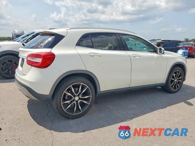 Trzecie zdjęcie samochodu z tyłu: 2017 MERCEDES-BENZ GLA 250 VIN:WDCTG4EB2HJ303582 - miniatura