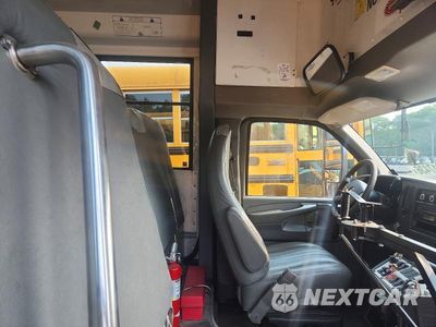 Piąte zdjęcie samochodu w środku: 2014 CHEVROLET EXPRESS G3 - SCHOOL BUS VIN:1GB3G3BG2E1183220 - miniatura