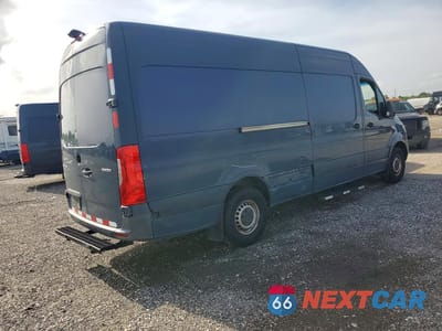 Trzecie zdjęcie samochodu z tyłu: 2019 MERCEDES-BENZ SPRINTER 2500/3500 DELIVERY VAN VIN:WD4PF1CD7KP151936 - miniatura