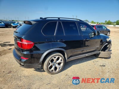 Trzecie zdjęcie samochodu z tyłu: 2011 BMW X5 XDRIVE35I VIN:5UXZV4C5XBL742123 - miniatura