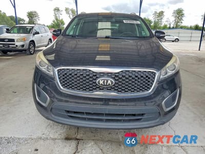 Piąte zdjęcie samochodu w środku: 2016 KIA SORENTO LX VIN:5XYPGDA36GG013799 - miniatura