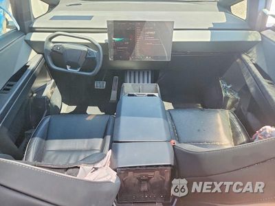 Zdjęcie 8 z 13 samochodu: 2024 TESLA CYBERTRUCK VIN:7G2CEHEE5RA056042 - miniatura