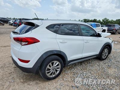 Trzecie zdjęcie samochodu z tyłu: 2017 HYUNDAI TUCSON SE VIN:KM8J33A44HU273215 - miniatura
