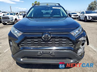 Piąte zdjęcie samochodu w środku: 2021 TOYOTA RAV4 XLE PREMIUM VIN:2T3C1RFV9MC168742 - miniatura