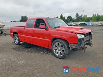 Czwarte zdjęcie samochodu z boku: 2004 CHEVROLET SILVERADO K1500 VIN:2GCEK19N041187500 - miniatura