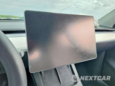 Zdjęcie 9 z 13 samochodu: 2024 TESLA MODEL Y VIN:7SAYGDED7RF102592 - miniatura