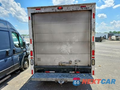 Zdjęcie 6 z 12 samochodu: 2013 GMC SAVANA BOX TRUCK VIN:1GDY72CA4D1125156 - miniatura