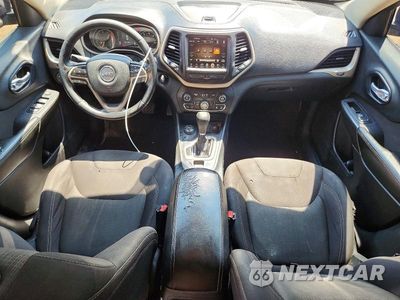 Zdjęcie 8 z 13 samochodu: 2016 JEEP CHEROKEE LATITUDE VIN:1C4PJMCSXGW283045 - miniatura