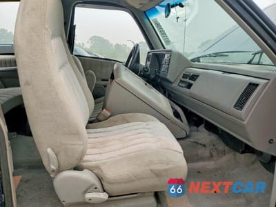 Zdjęcie 7 z 12 samochodu: 1994 GMC YUKON VIN:1GKEK18K9RJ743943 - miniatura