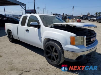 Czwarte zdjęcie samochodu z boku: 2007 GMC NEW SIERRA C1500 VIN:2GTEC19C971588740 - miniatura