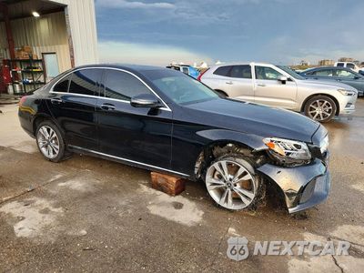 Czwarte zdjęcie samochodu z boku: 2019 MERCEDES-BENZ C 300 VIN:55SWF8DBXKU318102 - miniatura