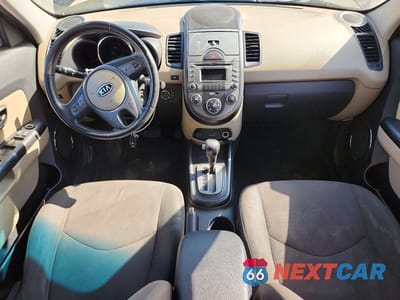 Zdjęcie 8 z 13 samochodu: 2010 KIA SOUL + VIN:KNDJT2A29A7160426 - miniatura