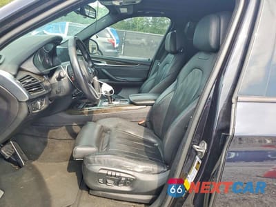 Zdjęcie 7 z 12 samochodu: 2015 BMW X5 XDRIVE50I VIN:5UXKR6C53F0J79134 - miniatura