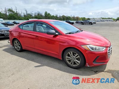 Czwarte zdjęcie samochodu z boku: 2018 HYUNDAI ELANTRA SEL VIN:5NPD84LF1JH219930 - miniatura