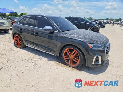 Czwarte zdjęcie samochodu z boku: 2021 AUDI SQ5 PREMIUM VIN:WA1A4BFY1M2073397 - miniatura