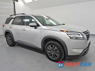 Czwarte zdjęcie samochodu z boku: 2024 NISSAN PATHFINDER SV VIN:5N1DR3BA3RC258969 - miniatura