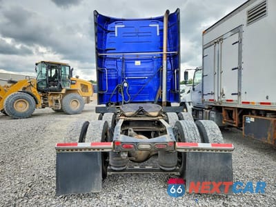 Zdjęcie 6 z 14 samochodu: 2020 VOLVO VNL SEMI TRUCK VIN:4V4NC9EJ8LN269331 - miniatura