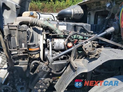 Zdjęcie 11 z 14 samochodu: 2005 VOLVO VN VNL VIN:4V4NC9GH35N374503 - miniatura
