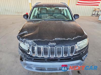 Piąte zdjęcie samochodu w środku: 2014 JEEP COMPASS VIN:1C4NJCBA0ED573832 - miniatura
