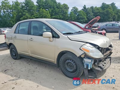 Czwarte zdjęcie samochodu z boku: 2009 NISSAN VERSA 1.8 S VIN:3N1BC11EX9L392178 - miniatura