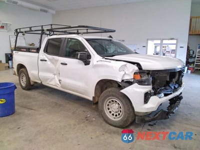 Czwarte zdjęcie samochodu z boku: 2026 CHEVROLET SILVERADO K1500 VIN:1GCUKAED5TZ130143 - miniatura