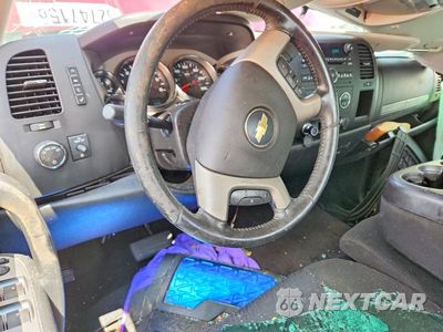 Zdjęcie 8 z 12 samochodu: 2013 CHEVROLET SILVERADO K1500 LT VIN:1GCRKSE78DZ391323 - miniatura