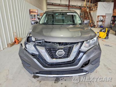 Piąte zdjęcie samochodu w środku: 2018 NISSAN ROGUE S VIN:5N1AT2MT2JC728796 - miniatura