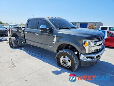 Czwarte zdjęcie samochodu z boku: 2017 FORD F350 SUPER DUTY VIN:1FT8W3DT2HEE45197 - miniatura