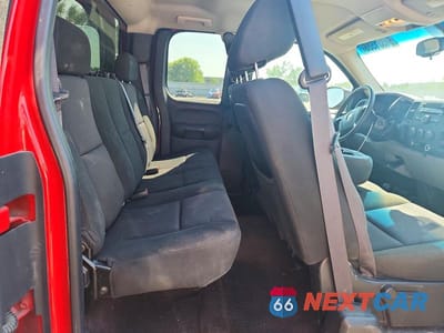 Zdjęcie 10 z 12 samochodu: 2011 CHEVROLET SILVERADO K1500 LS VIN:1GCRKREA6BZ302429 - miniatura