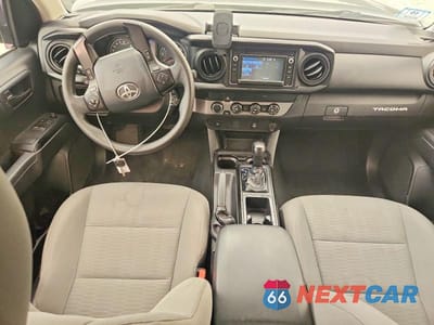 Zdjęcie 8 z 12 samochodu: 2019 TOYOTA TACOMA SR VIN:5TFSX5EN7KX064682 - miniatura