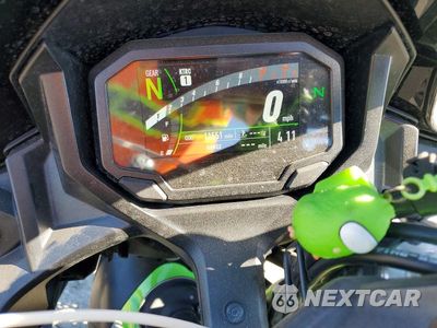 Zdjęcie 7 z 8 samochodu: 2023 KAWASAKI EX650 R VIN:ML5EXER14PDA94359 - miniatura