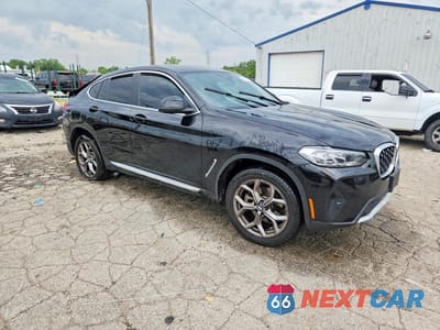 Czwarte zdjęcie samochodu z boku: 2023 BMW X4 XDRIVE30I VIN:5UX33DT03P9P97646 - miniatura