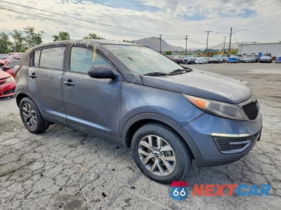 Czwarte zdjęcie samochodu z boku: 2016 KIA SPORTAGE LX VIN:KNDPB3AC9G7874030 - miniatura