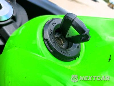 Zdjęcie 8 z 9 samochodu: 2023 KAWASAKI EX650 R VIN:ML5EXER19PDA83566 - miniatura