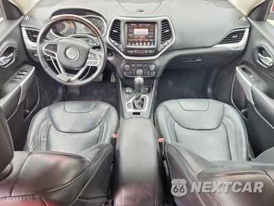Zdjęcie 8 z 13 samochodu: 2017 JEEP CHEROKEE OVERLAND VIN:1C4PJMJS4HW656486 - miniatura