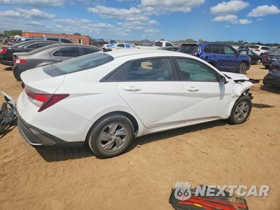Trzecie zdjęcie samochodu z tyłu: 2024 HYUNDAI ELANTRA SE VIN:KMHLL4DG1RU818549 - miniatura