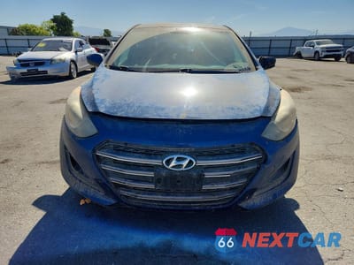 Piąte zdjęcie samochodu w środku: 2016 HYUNDAI ELANTRA GT BASE VIN:KMHD35LHXGU266647 - miniatura