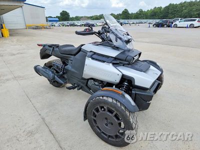 2025 CAN-AM CANYON MOTORCYCLE 2BXBKDD25SV000095 - główne zdjęcie licytacji z USA - miniatura