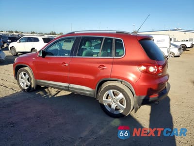 Drugie zdjęcie samochodu z przodu: 2010 VOLKSWAGEN TIGUAN S VIN:WVGAV7AX4AW002306 - miniatura