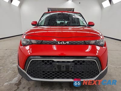 Piąte zdjęcie samochodu w środku: 2023 KIA SOUL LX VIN:KNDJ23AU0P7196900 - miniatura