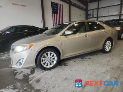 2013 TOYOTA CAMRY HYBRID XLE 4T1BD1FK9DU079044 - główne zdjęcie licytacji z USA - miniatura