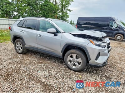 Czwarte zdjęcie samochodu z boku: 2023 TOYOTA RAV4 XLE VIN:2T3P1RFV7PW343400 - miniatura