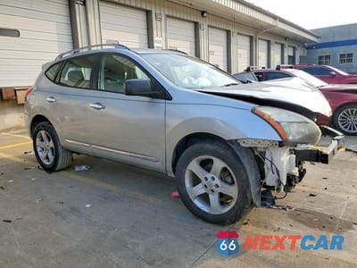 Czwarte zdjęcie samochodu z boku: 2014 NISSAN ROGUE VIN:JN8AS5MT9EW615509 - miniatura