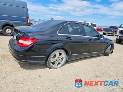 Trzecie zdjęcie samochodu z tyłu: 2010 MERCEDES-BENZ C 300 4MATIC VIN:WDDGF8BB7AR108743 - miniatura