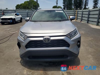 Piąte zdjęcie samochodu w środku: 2021 TOYOTA RAV4 XLE VIN:2T3W1RFV4MC141462 - miniatura
