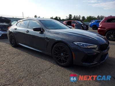 Czwarte zdjęcie samochodu z boku: 2022 BMW M8 VIN:WBSGV0C02NCG96261 - miniatura
