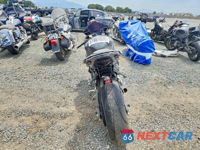 Czwarte zdjęcie samochodu z boku: 2025 BMW S 1000 RR VIN:WB10P2308S6L33014 - miniatura