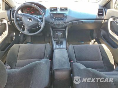 Zdjęcie 8 z 12 samochodu: 2004 HONDA ACCORD LX VIN:1HGCM82234A003278 - miniatura